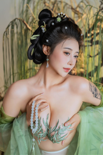 奈汐酱nice-拾翠 [90P-1V 2.1GB]［度盘］
